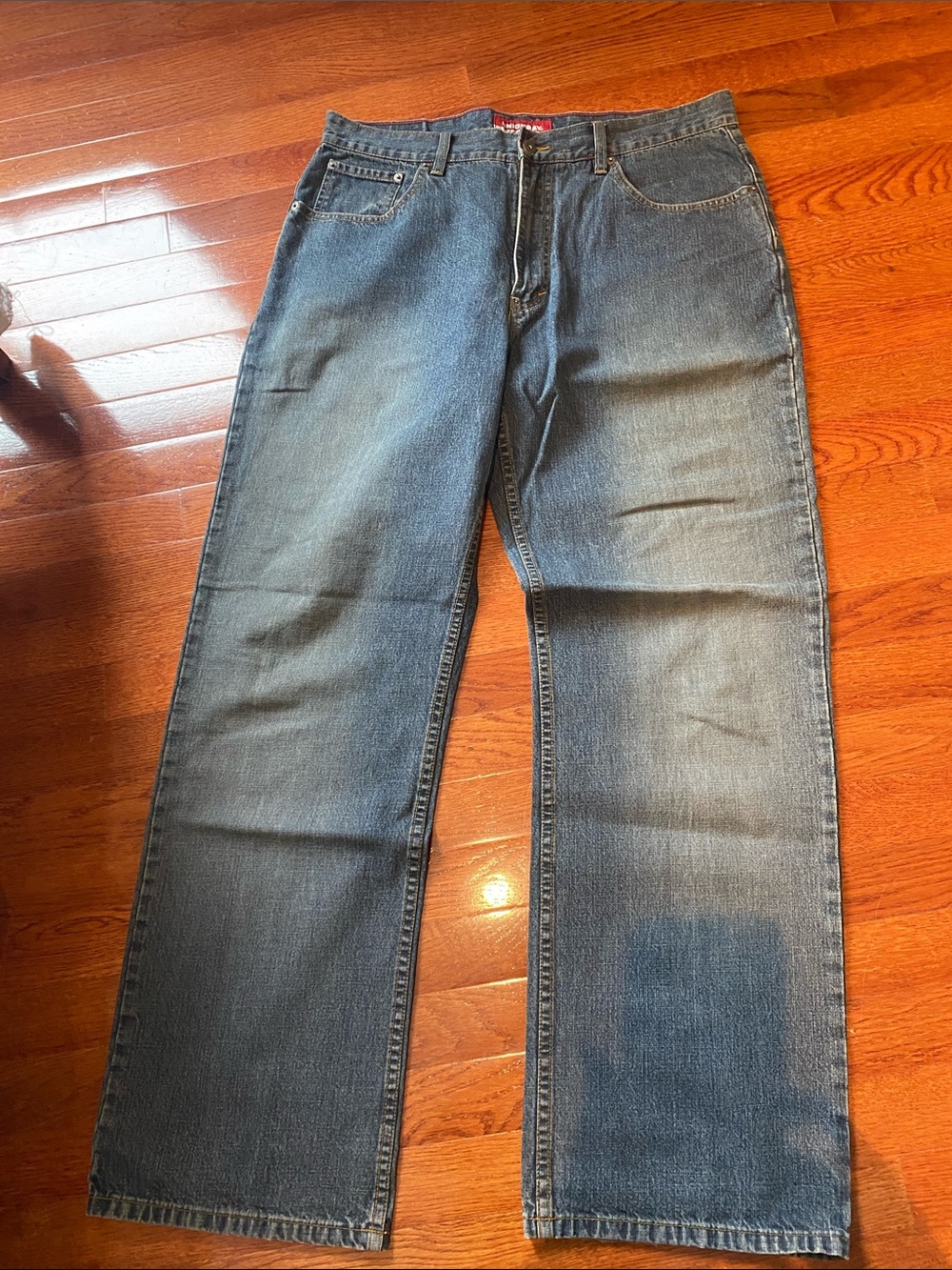 UNIONBAY Men's Vintage Cut Straight Leg Jeans in Washed Blue